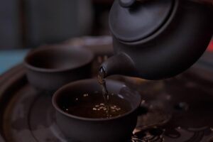黒烏龍茶は痩せる？脂肪吸収を抑える仕組みと正しい飲み方