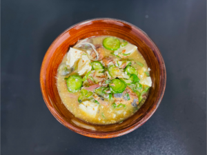 火を使わない!鯖缶で作る高タンパク冷や汁|ご飯にもそばにも合う夏レシピ